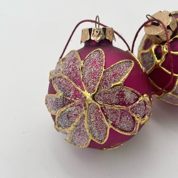 Set of 5 Variety Christmas Ornaments Vintage Decoupage and Glass Holiday Bauble - Picture 6 of 6